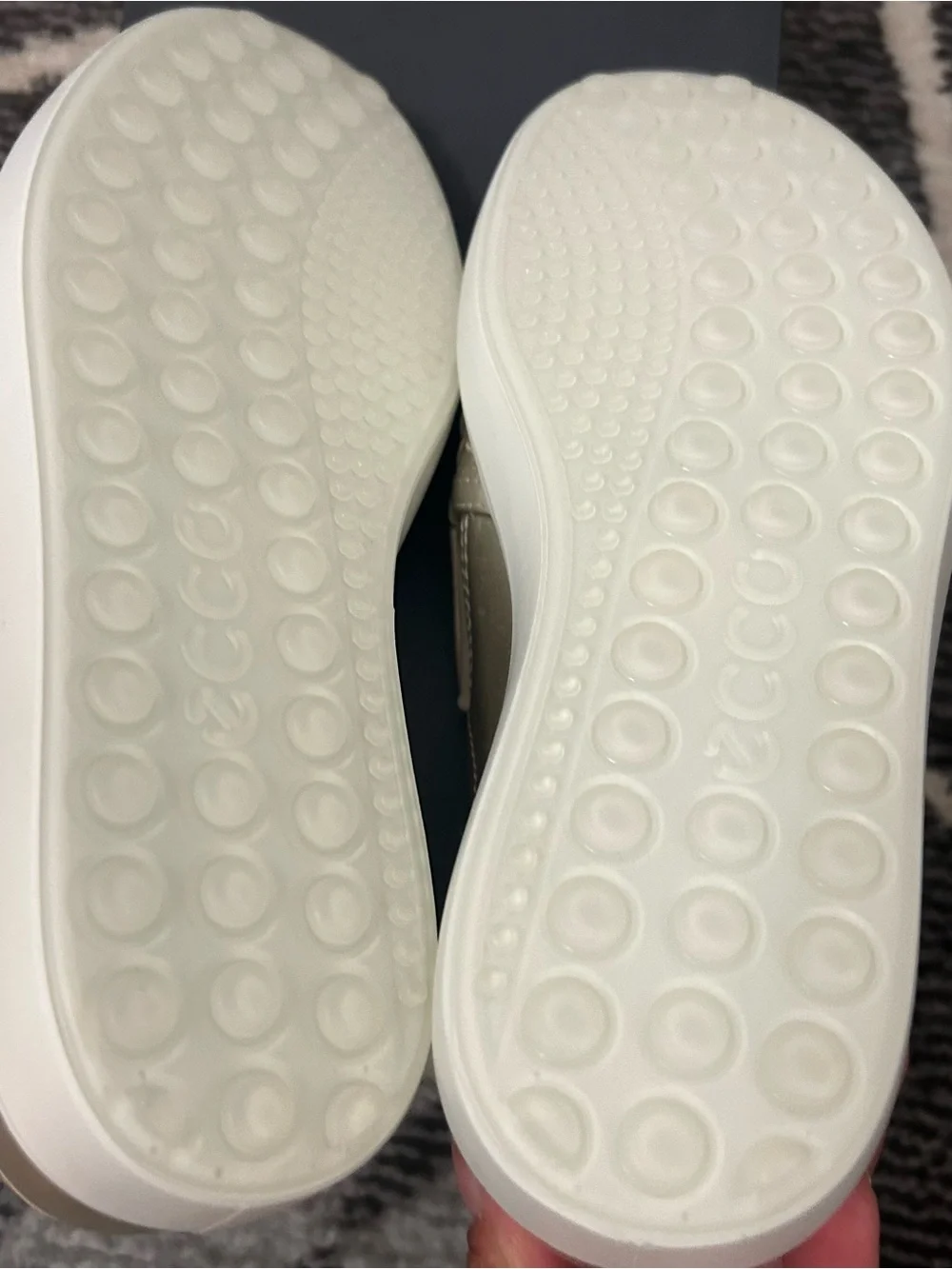 Ecco Pure White Gold Slip-On Woven Metallic Women’s Sneaker Size 7